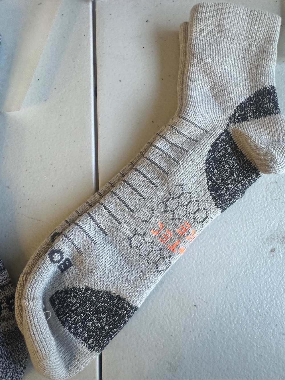 Men’s Bombas Performance Crew Socks - Gray with Black Accents R0188